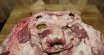 Что можно приготовить из свиной головы?